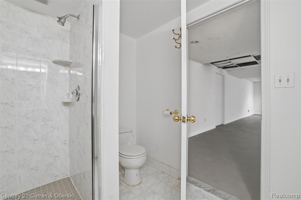 43612 Hoptree Drive, Sterling Heights, MI 48314 — Photo 33