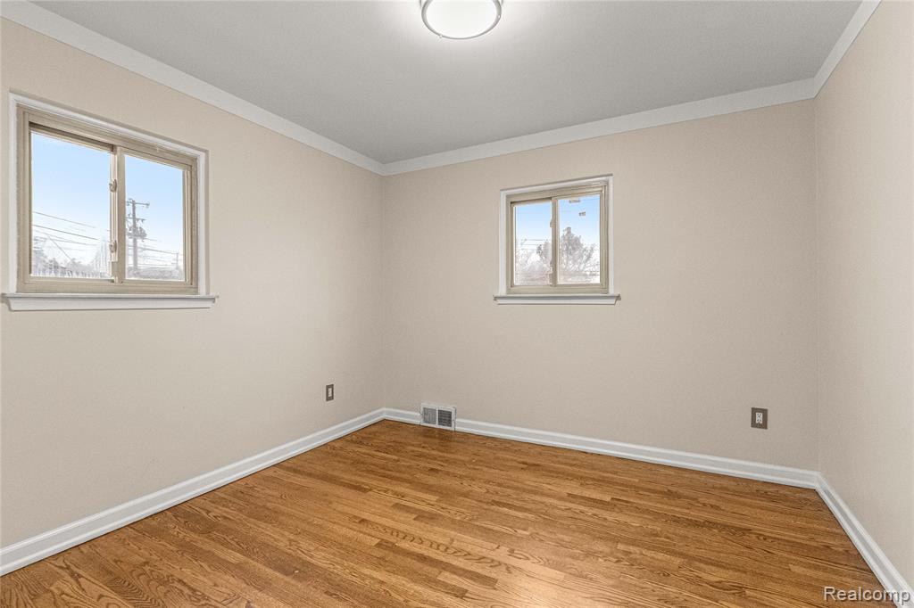 7148 Plainfield Street, Dearborn Heights, MI 48127 — Photo 17