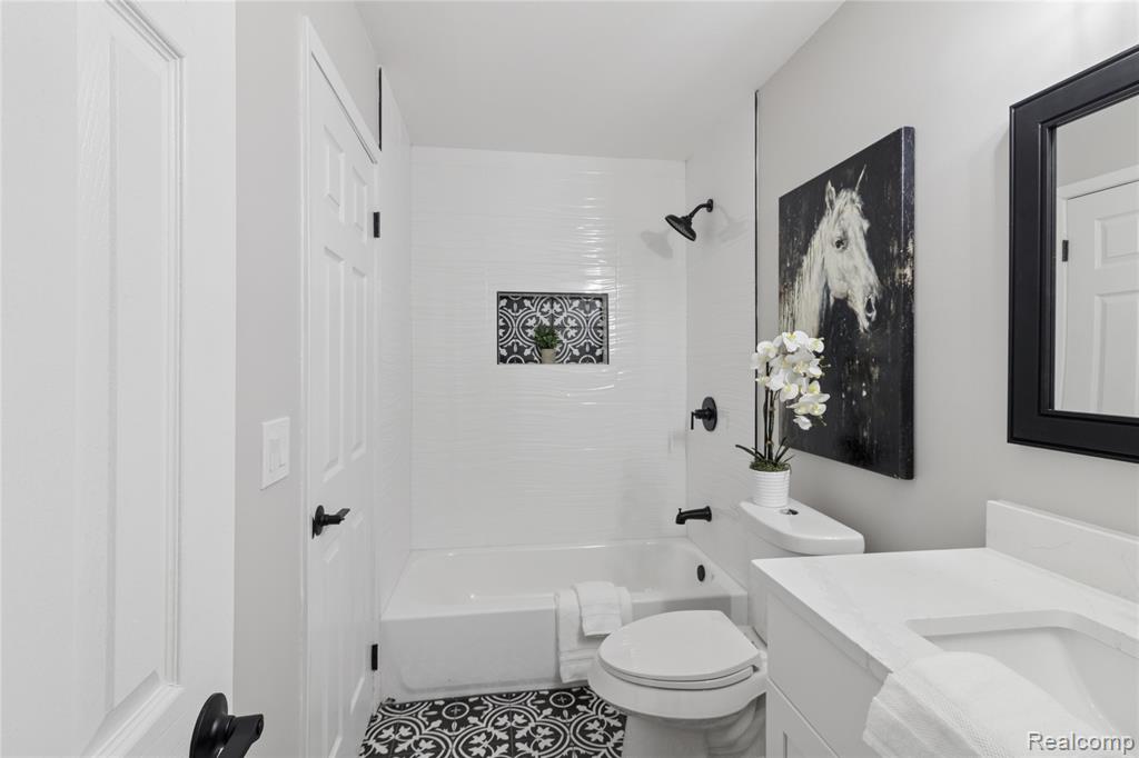 23643 N Rockledge, Novi, MI — Photo 16