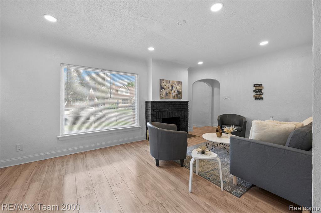5935 Devonshire Road, Dearborn, MI 48224 — Photo 9