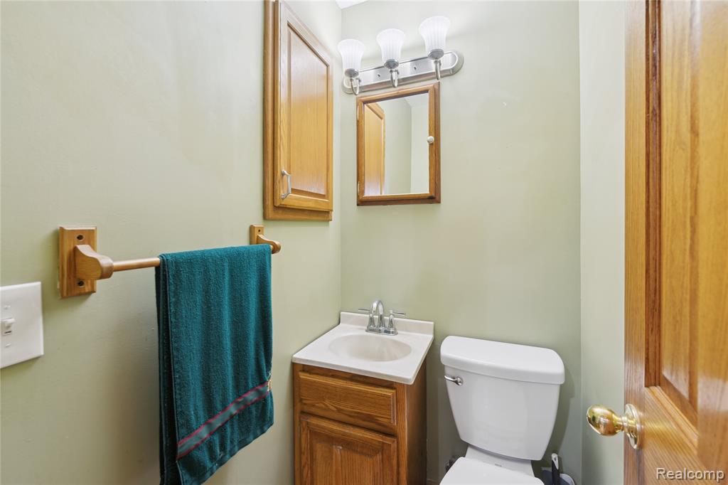 4403 Killarney Park Drive, Burton, MI 48529 — Photo 12