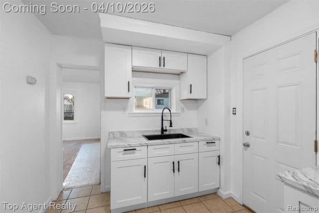 23615 Columbus Avenue, Warren, MI 48089 — Photo 13