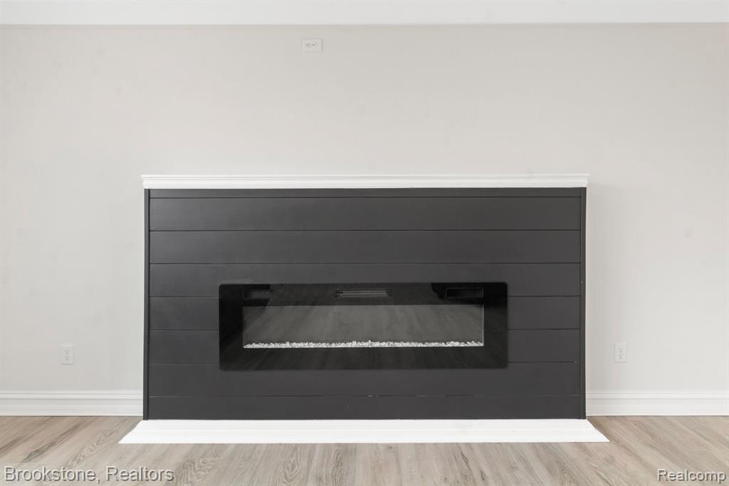 41920 MAROLD Drive, Sterling Heights, MI 48314 — Photo 16