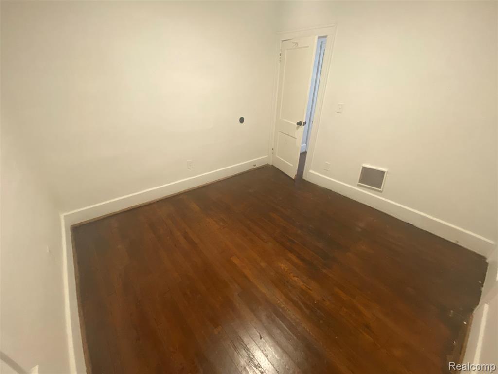 4719 Saint Clair Street, Detroit, MI 48214 — Photo 9