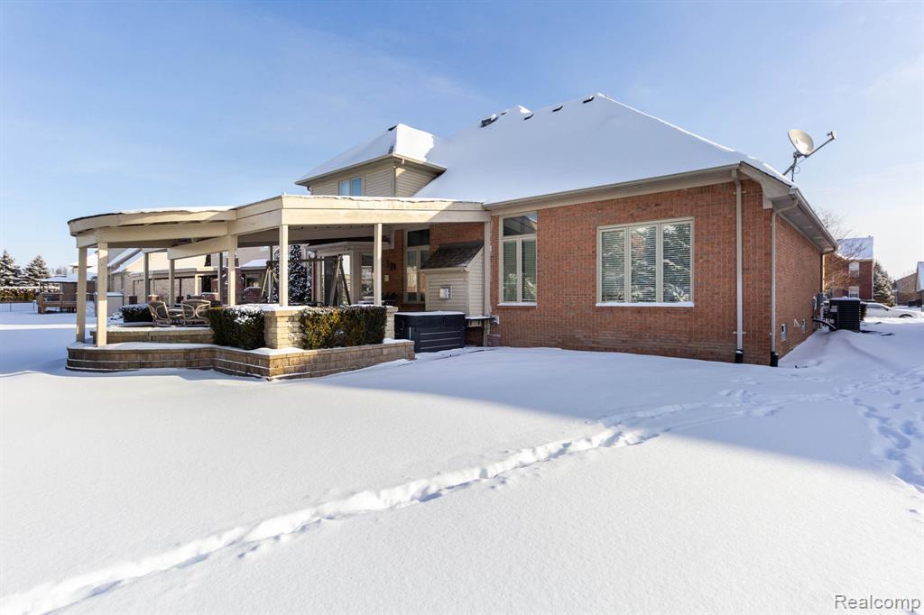 49683 Yale Drive, Macomb, MI 48044 — Photo 51