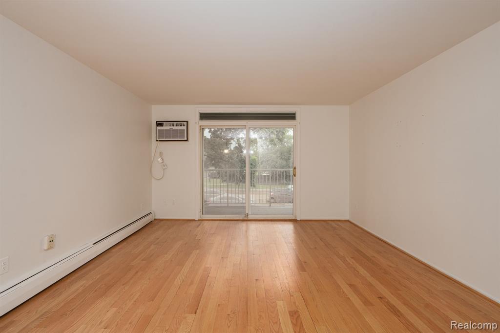 4909 Crooks Road, D4, Royal Oak, MI 48073 — Photo 2