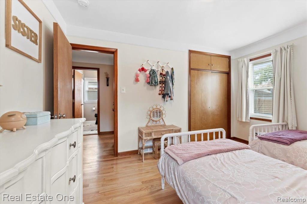 9671 STERLING Avenue, Allen Park, MI 48101 — Photo 17