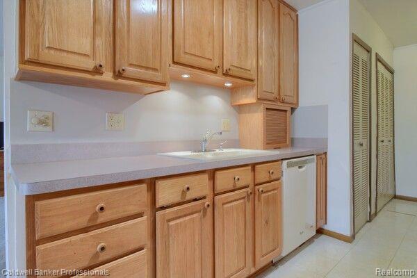 23640 N ROCKLEDGE, Novi, MI — Photo 9