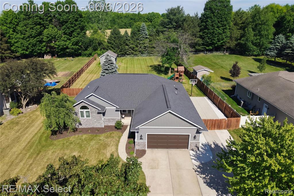 2288 Lost Creek Drive, Flushing, MI 48433 — Photo 2
