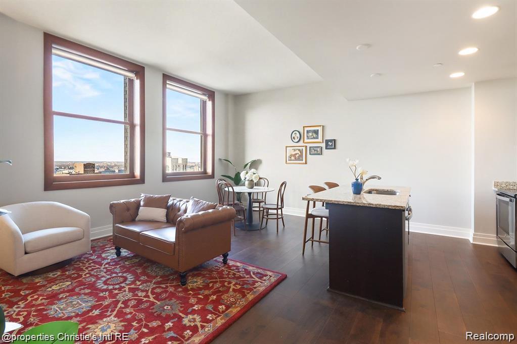1 Park Avenue - Photo 5