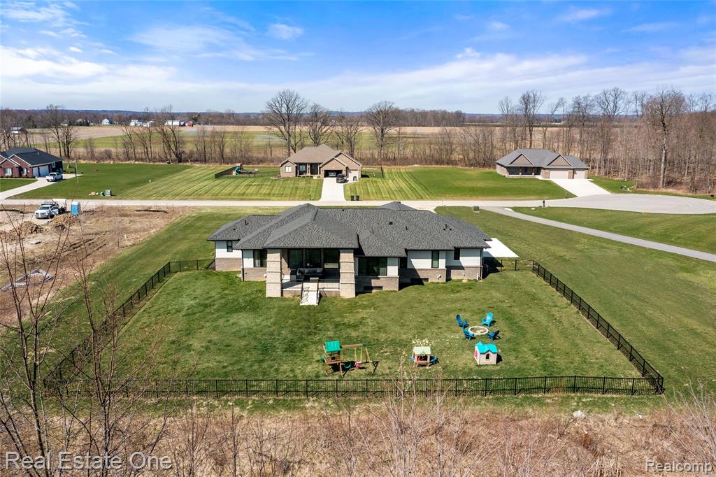 73404 Castle Court, Armada, MI — Photo 46