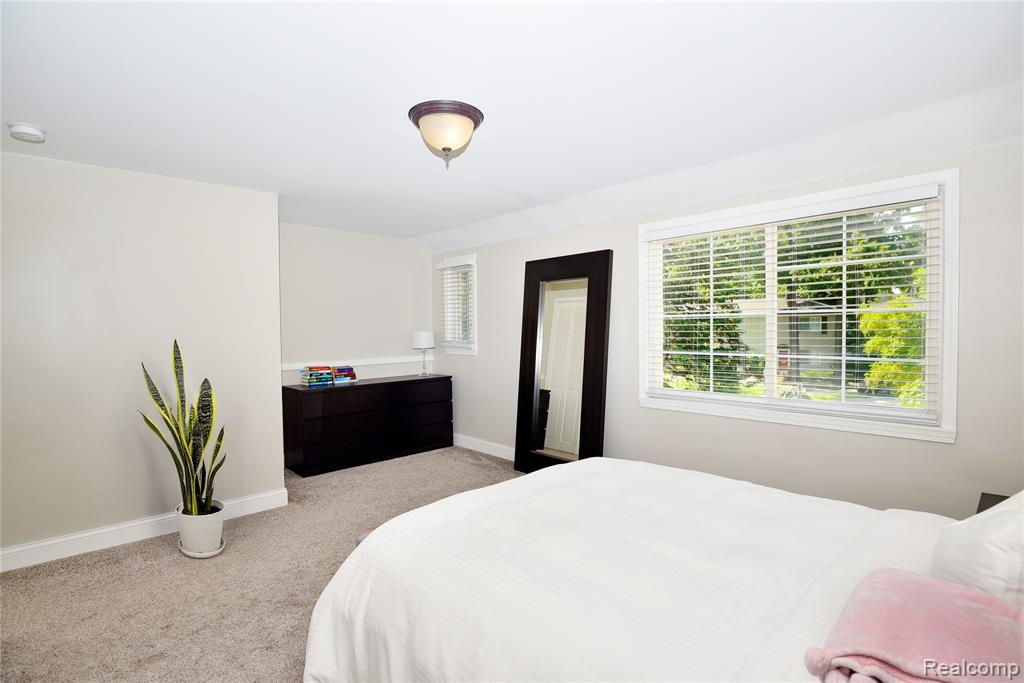 726 Graefield Court, Birmingham, MI 48009 — Photo 15
