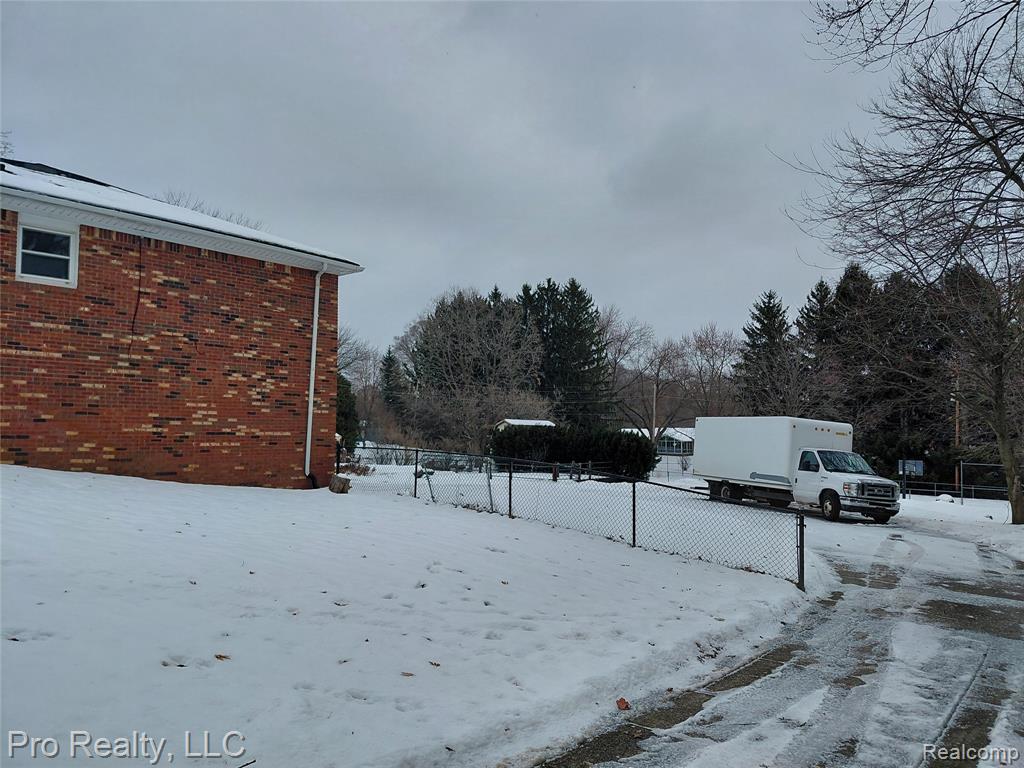 8445 Crestshire Drive, Ypsilanti, MI 48197 — Photo 4
