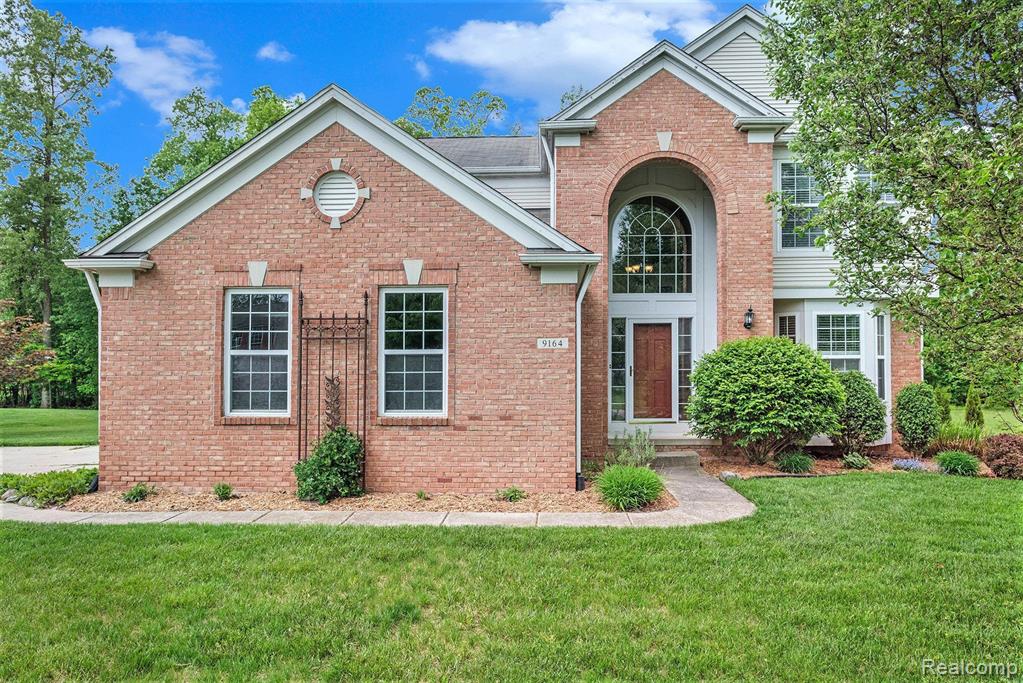 9164 Parkside Drive, Grand Blanc, MI 48439 — front exterior