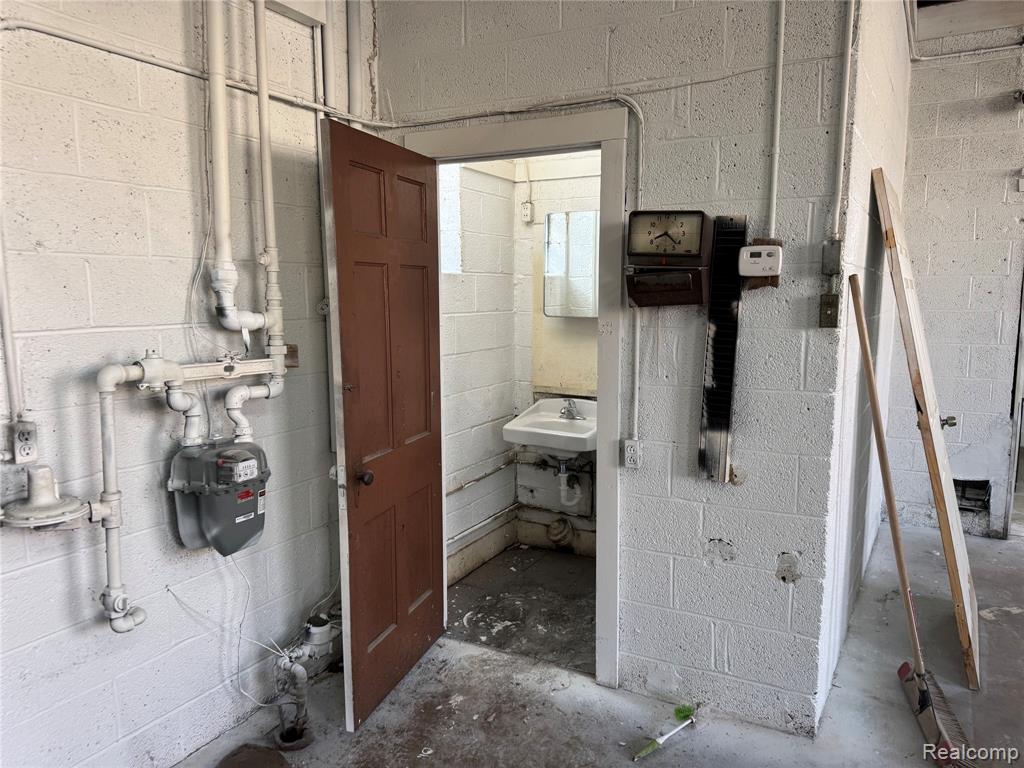 18564 Fitzpatrick Court, Detroit, MI 48228 — Photo 6