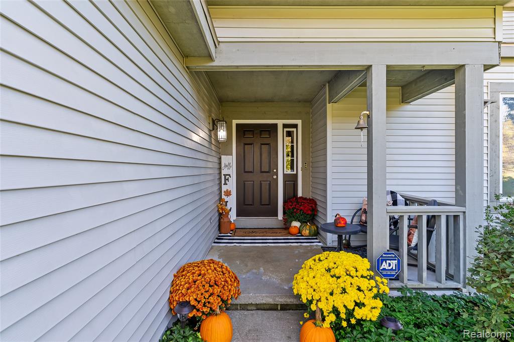 4971 N Tipsico Lake Road, Hartland, MI 48353 — Photo 5