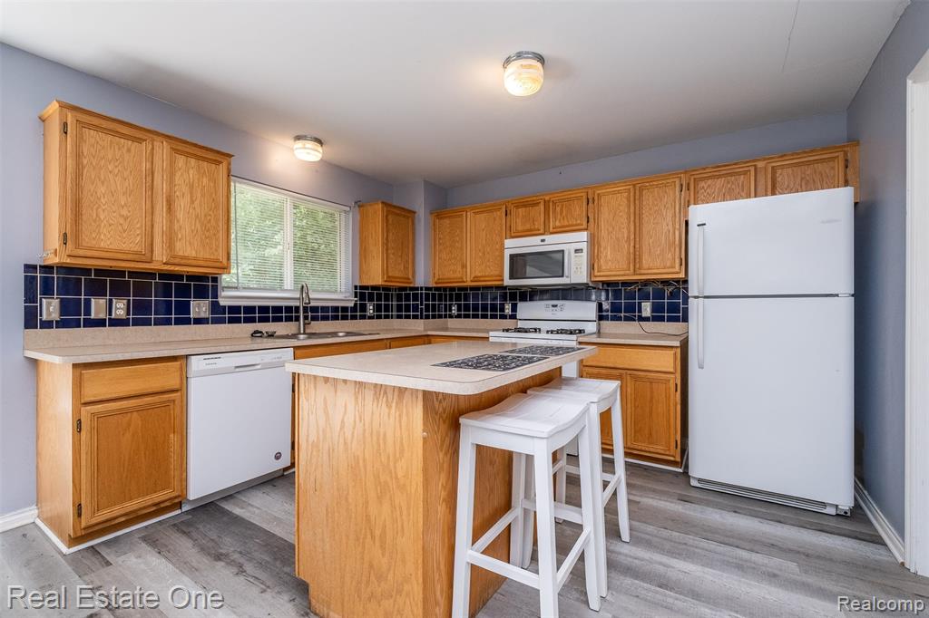 434 Converse Court, Lake Orion, MI 48362 — Photo 17