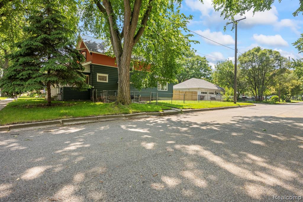 819 N Ball Street, Owosso, MI 48867 — Photo 7