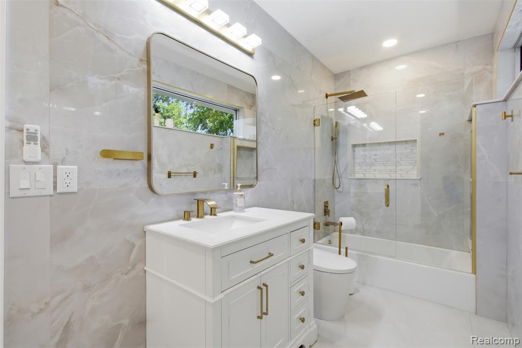 24696 Franklin Park Drive, Franklin, MI 48025 — Photo 46