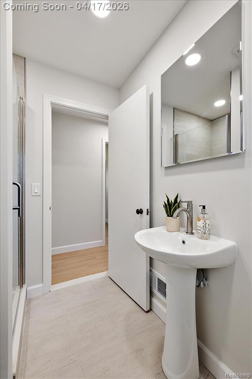 (Main Floor) Full Bathroom 2 (Shower)