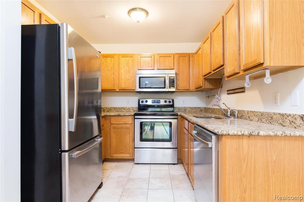1933 LINDSAY Lane, Ann Arbor, MI 48104 — Photo 10