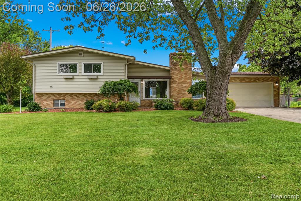 5120 Hillcrest Circle, Flint, MI 48506 — Photo 2
