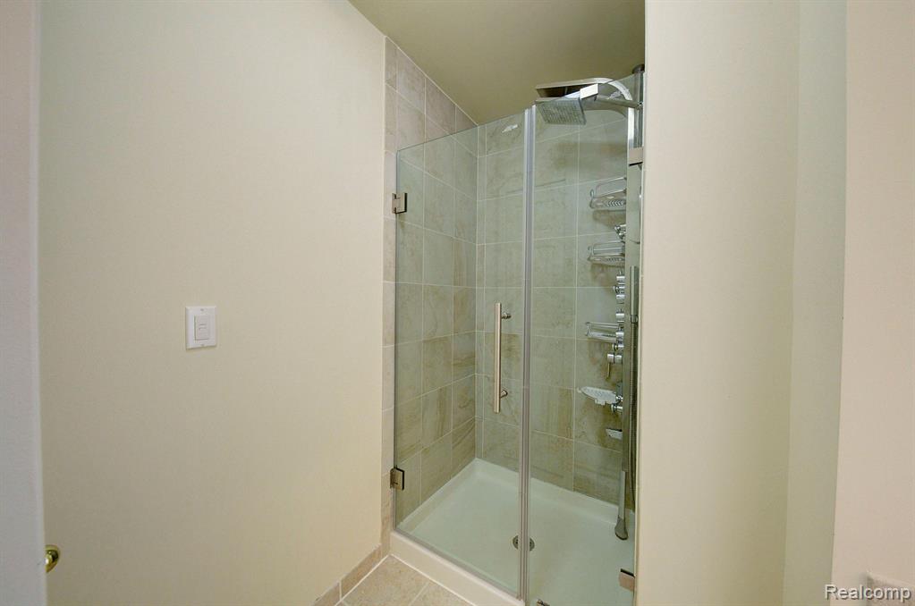 42551 Whitman Way, Novi, MI 48377 — Photo 23