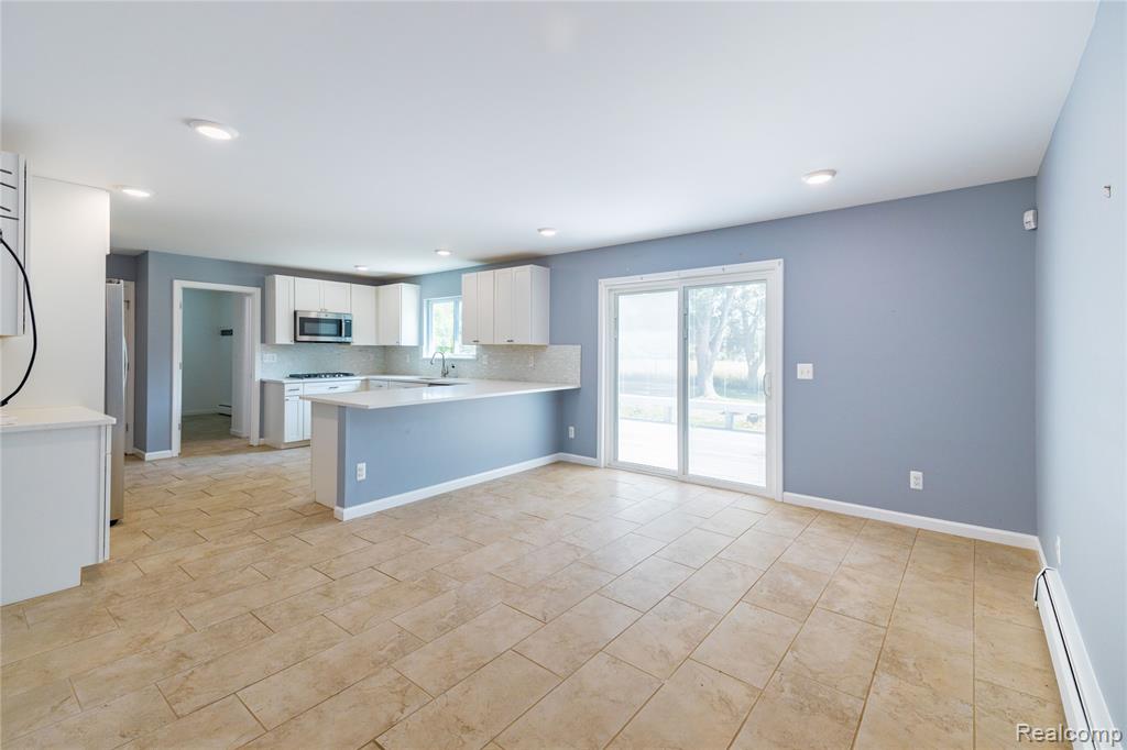 6400 E Highland Road, Howell, MI 48843 — Photo 8