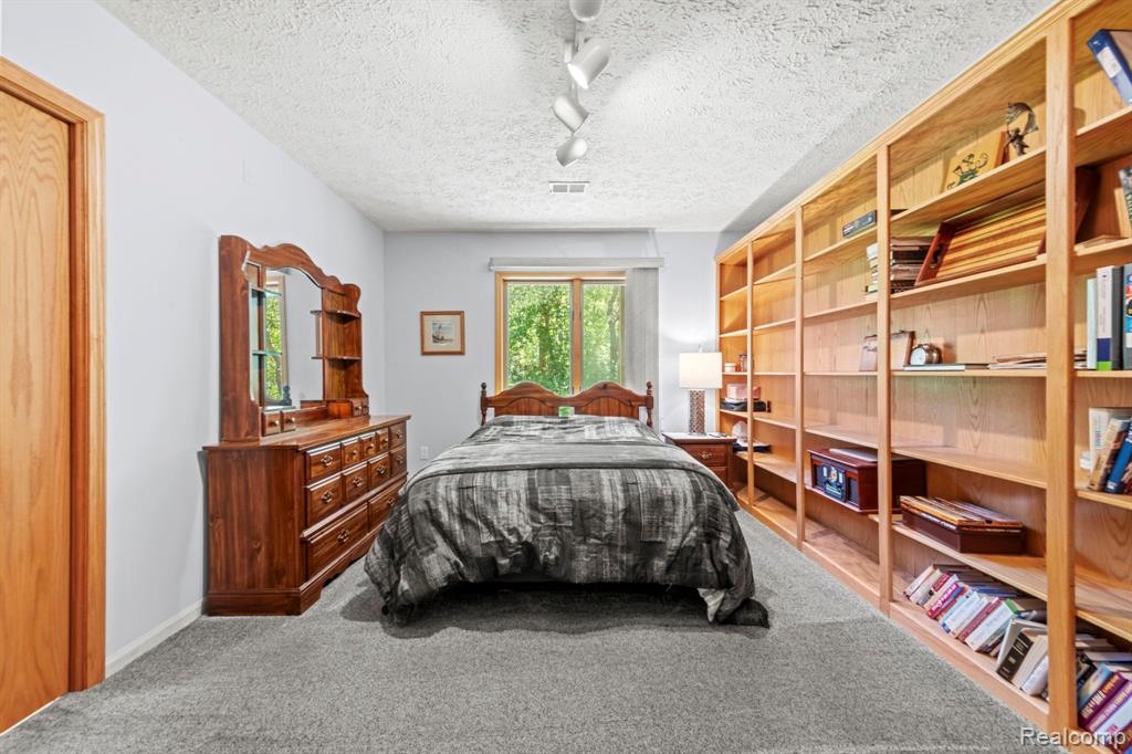 6687 Ridgeview Drive, Clarkston, MI — Photo 30