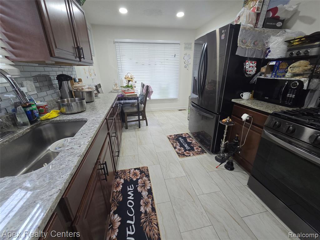 6320 Saint Marys Street, Detroit, MI 48228 — Photo 21
