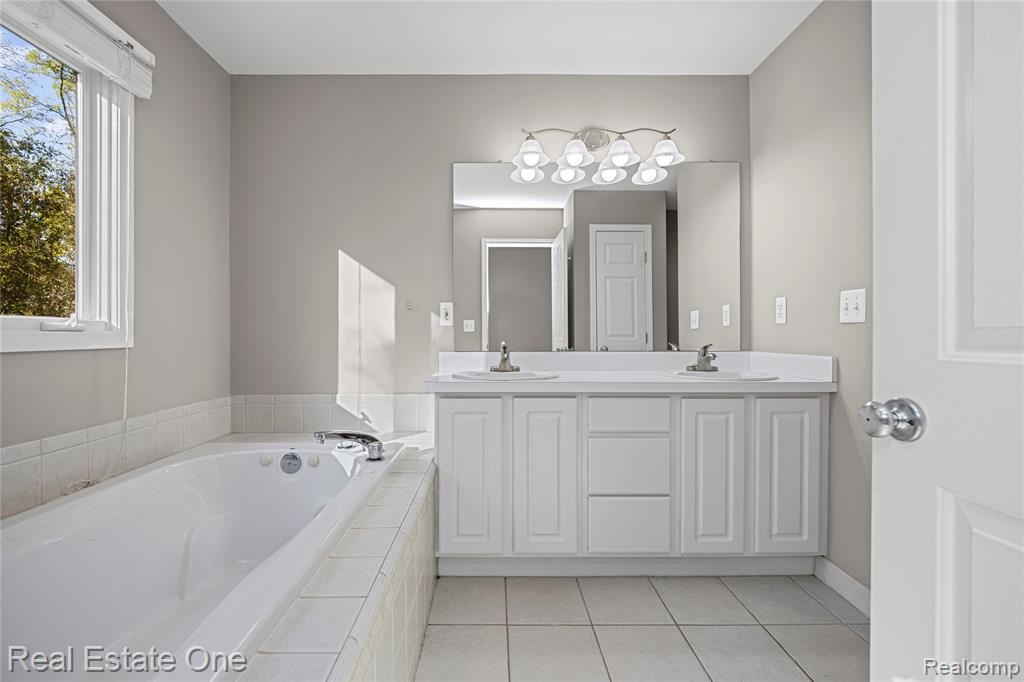 4659 Camelina Street, Commerce Twp, MI 48382 — Photo 41