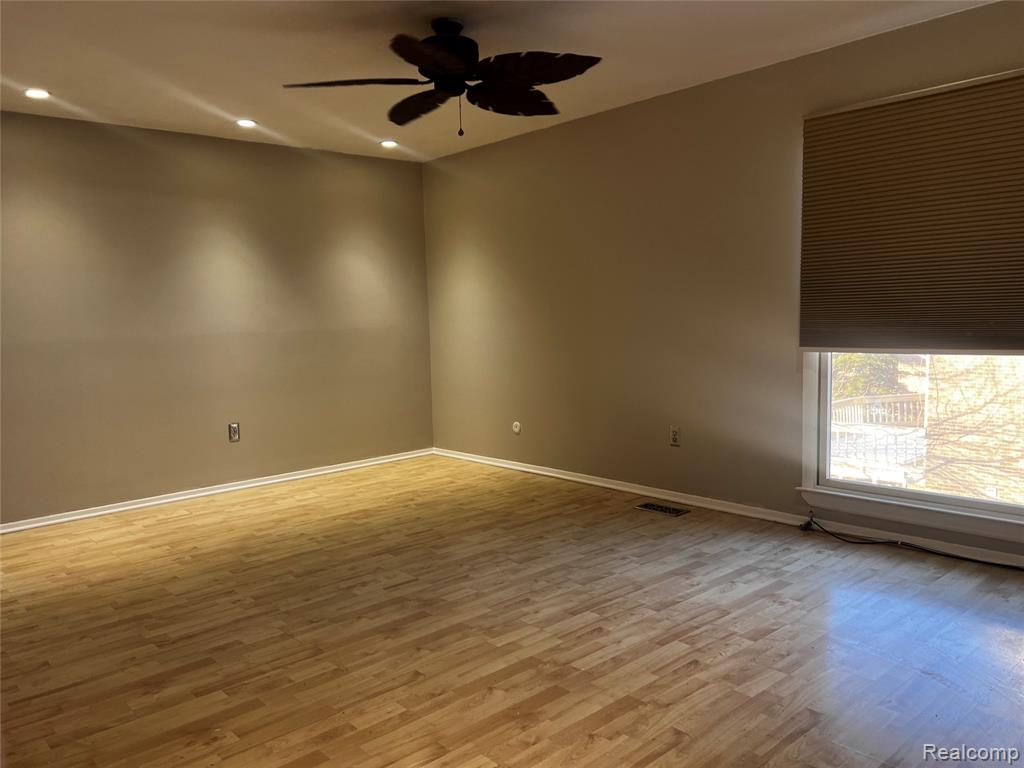 35467 Heritage Lane, Farmington, MI 48335 — Photo 13