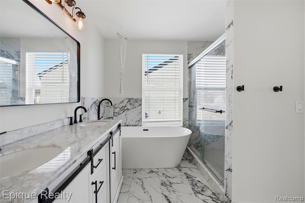 7858 Turrillium Lane, Waterford, MI 48327 — Photo 25