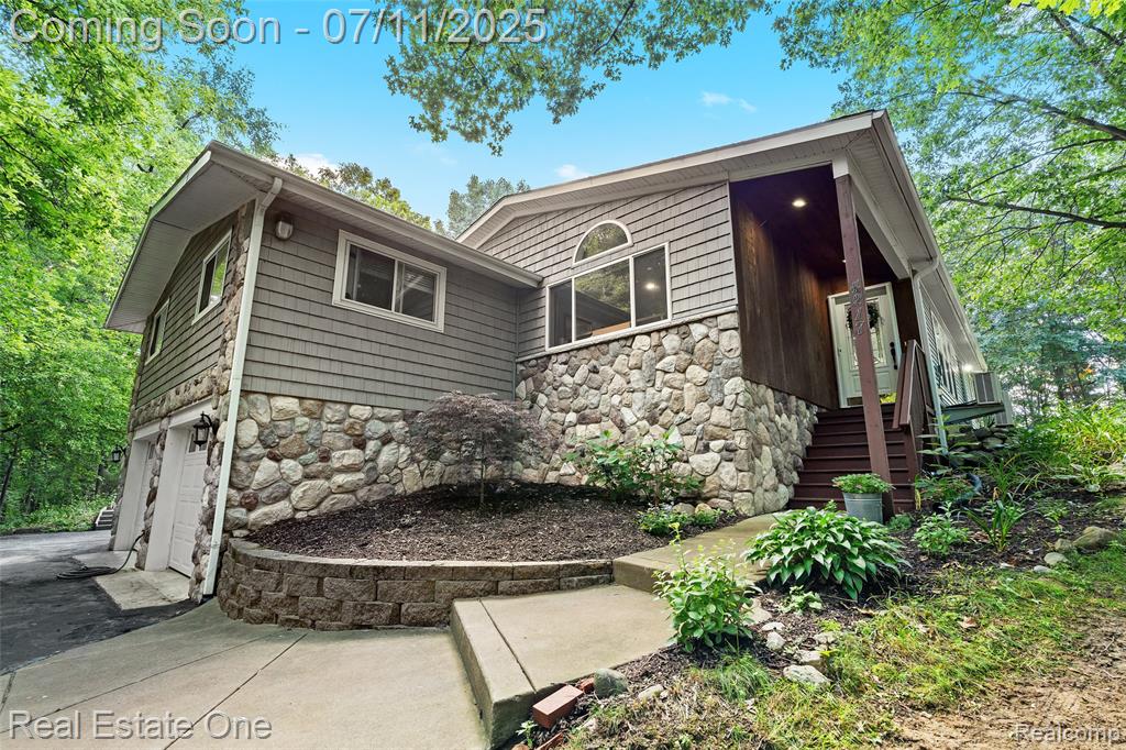 4217 Link Avenue, Brighton, MI 48114 — Photo 2