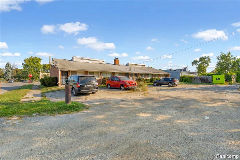 18541 Plymouth Road - Photo 3