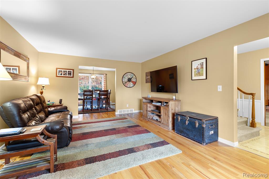 8855 Ferry Road, Grosse Ile, MI 48138 — Photo 6