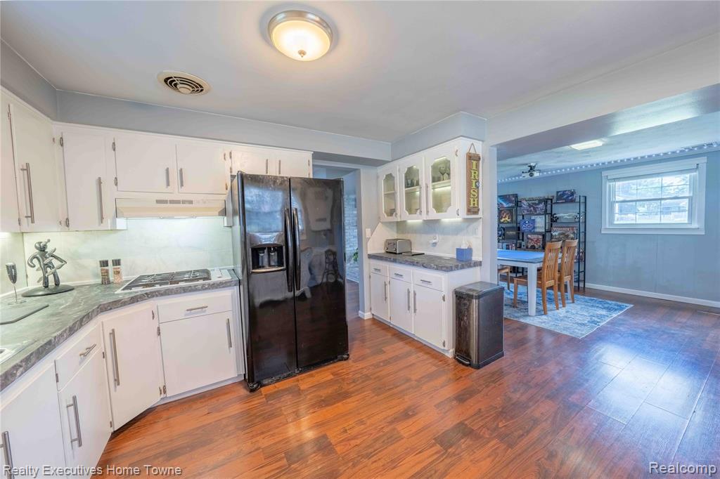 2854 ELMWOOD Street, Port Huron, MI 48060 — Photo 16
