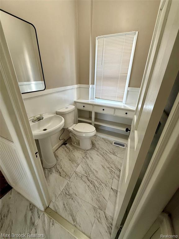 621 Pierson Street, Flint, MI 48503 — Photo 13