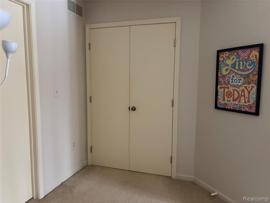 50413 Bay Run S, 15, Chesterfield, MI 48047 — Photo 14