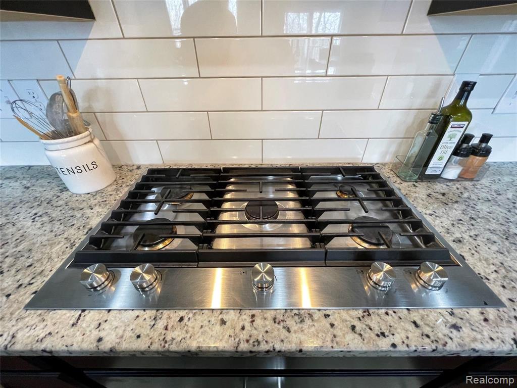 43591 CHANCELLOR LANE, Novi, MI — Photo 4