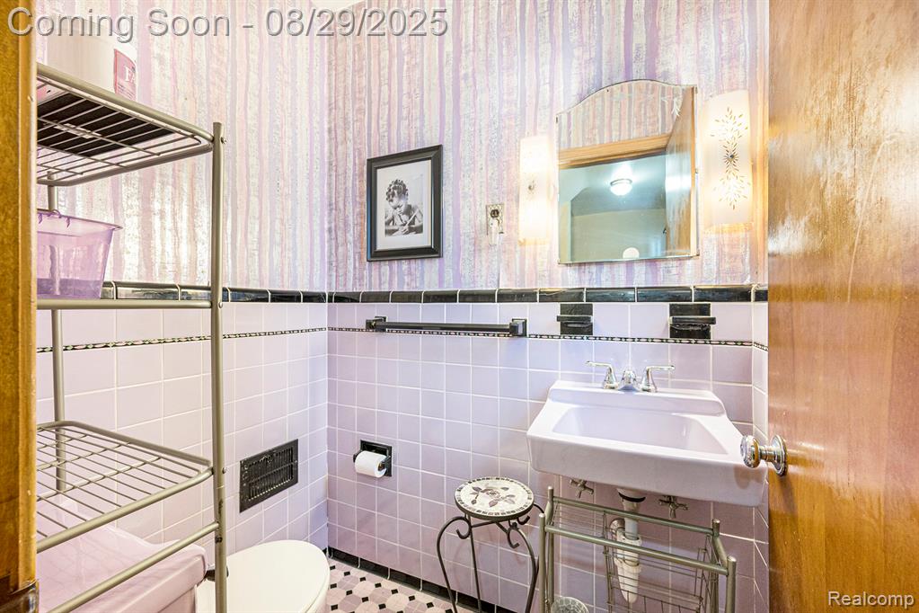 8143 Sirron Street, Detroit, MI 48234 — Photo 18