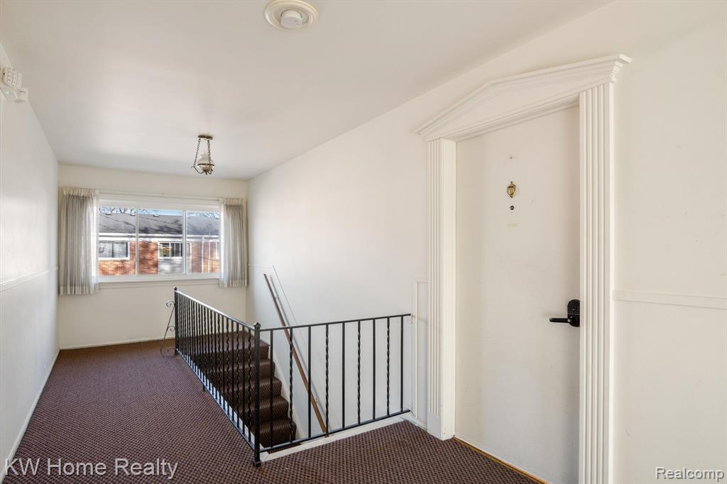 32718 GRAND RIVER Avenue, C28, Farmington, MI 48336 — Photo 4