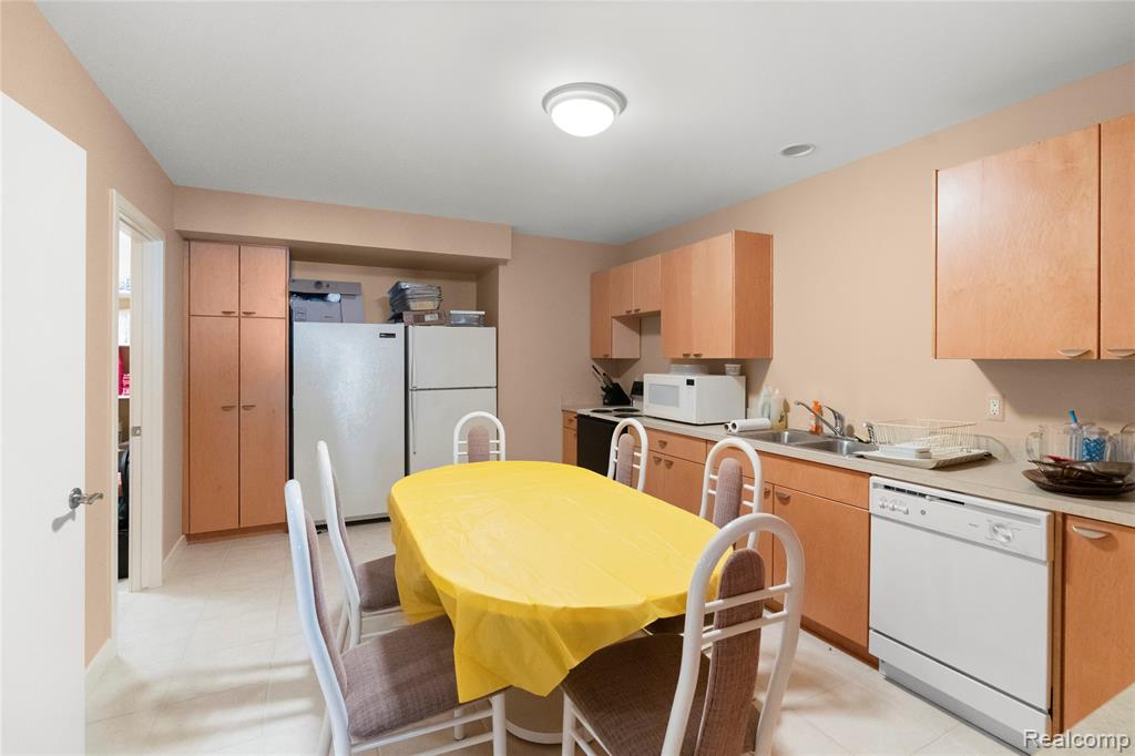 8479 Misty, Grand Blanc, MI 48439 — Photo 64