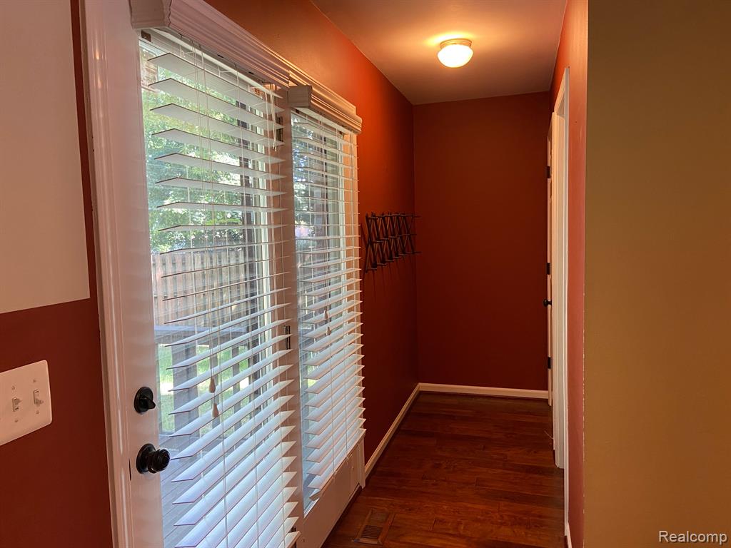 112 MAPLEGROVE Drive, Clawson, MI — Photo 8