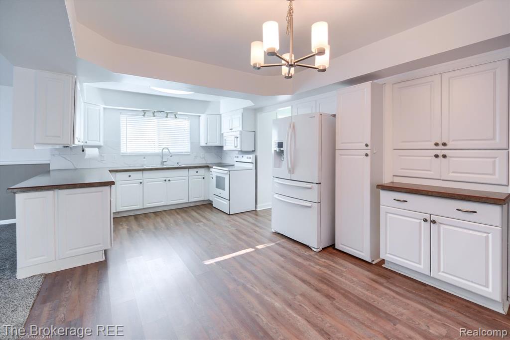 527 Amesbury Drive, Davison, MI 48423 — Photo 11