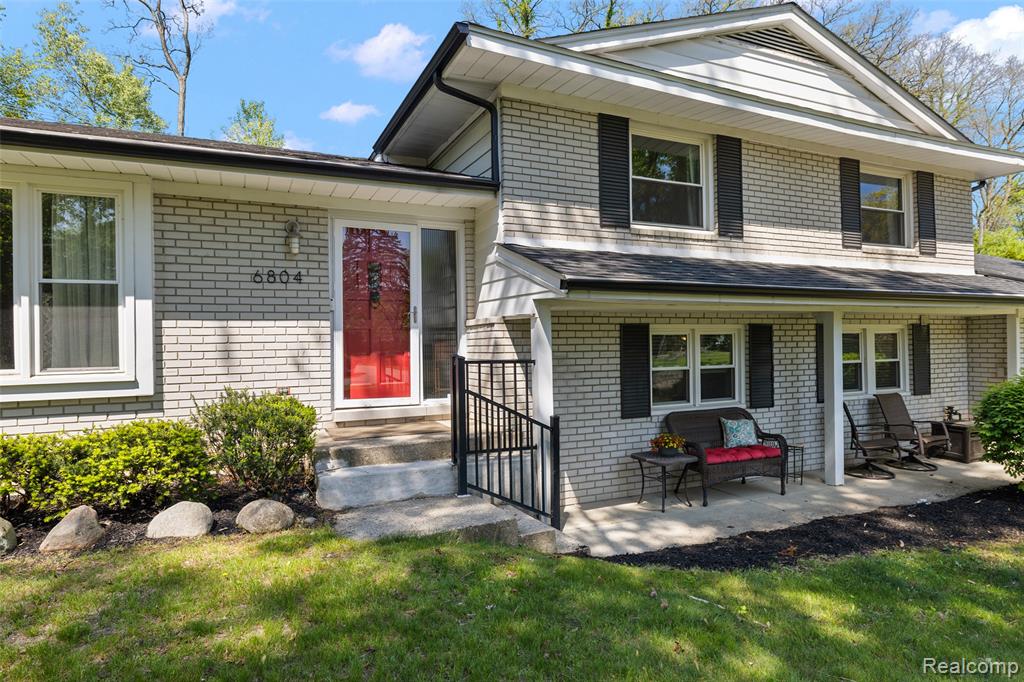 6804 Spruce Drive, Bloomfield Hills, MI 48301 — Photo 2