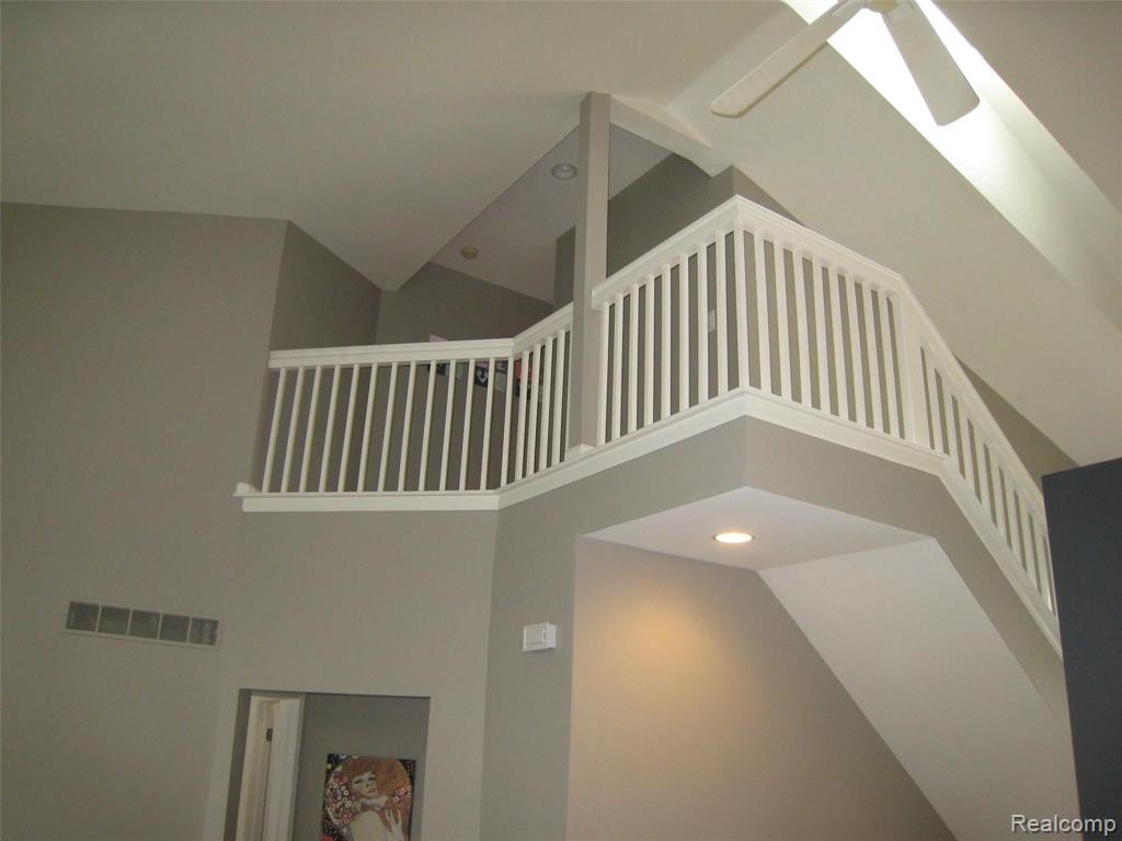 4936 CARRINGTON Drive, Rochester, MI 48306 — Photo 12