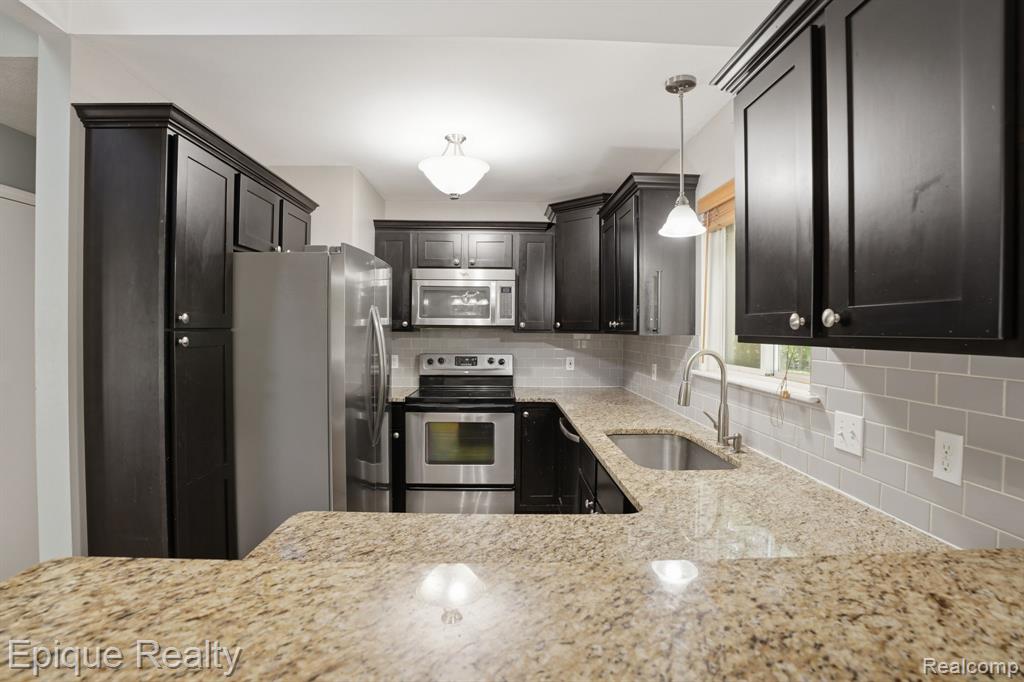 825 Summer Creek Court SE, Grand Rapids, MI 49508 — Photo 7