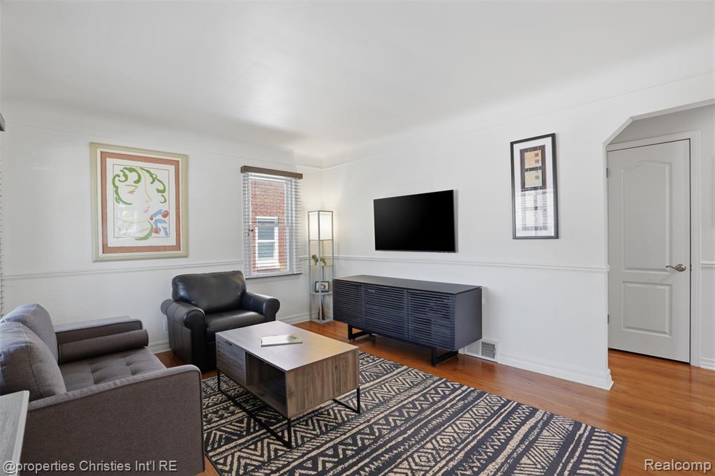 4602 Groveland Avenue, Royal Oak, MI 48073 — Photo 4