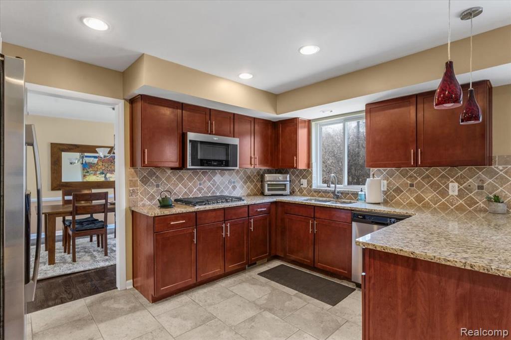 31065 Old Stage Road, Beverly Hills, MI 48025 — Photo 11